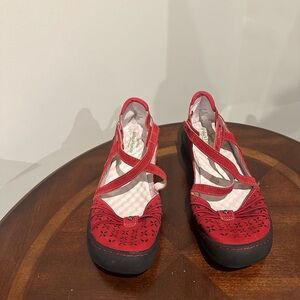 Red Jambu Flats 11m